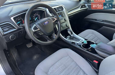 Седан Ford Fusion 2015 в 