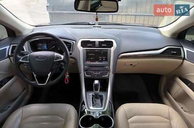Седан Ford Fusion 2015 в 