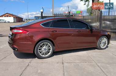Седан Ford Fusion 2015 в 