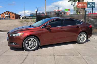 Седан Ford Fusion 2015 в 