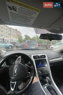 Седан Ford Fusion 2014 в 