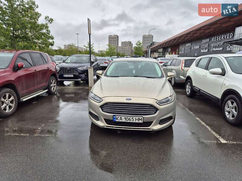 Седан Ford Fusion 2015 в Києві
