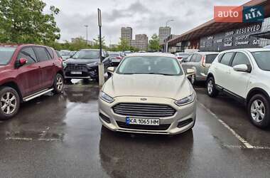 Седан Ford Fusion 2015 в 