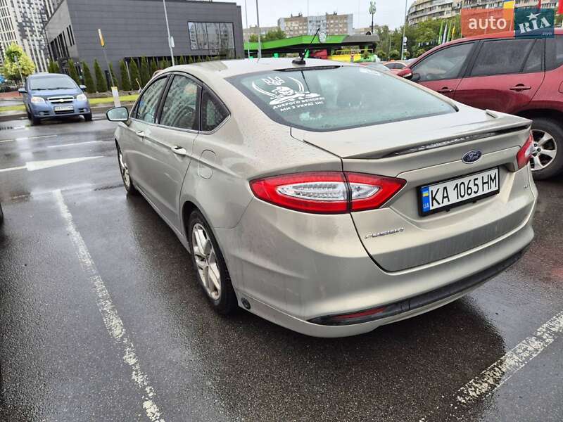Седан Ford Fusion 2015 в Києві