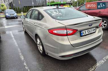Седан Ford Fusion 2015 в 