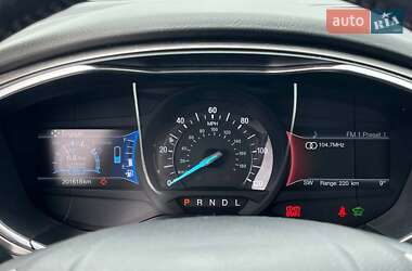Седан Ford Fusion 2017 в 