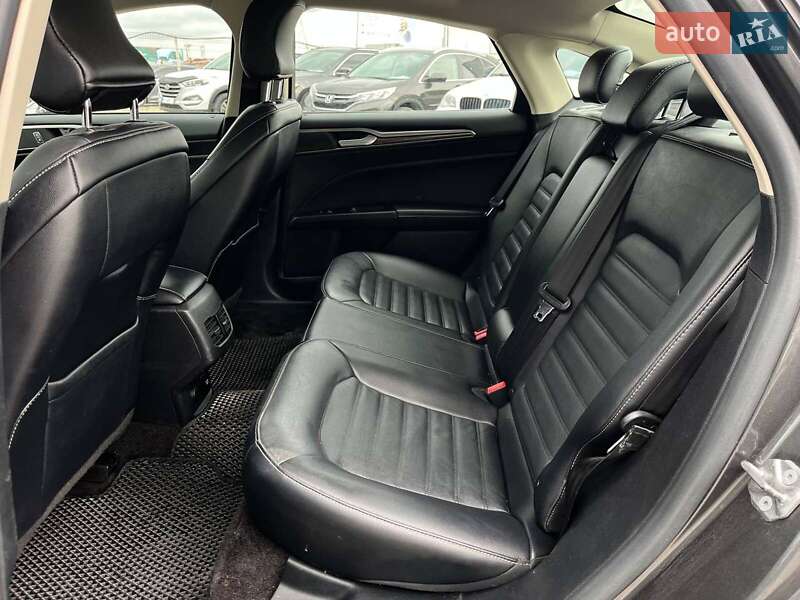 Седан Ford Fusion 2017 в Львове