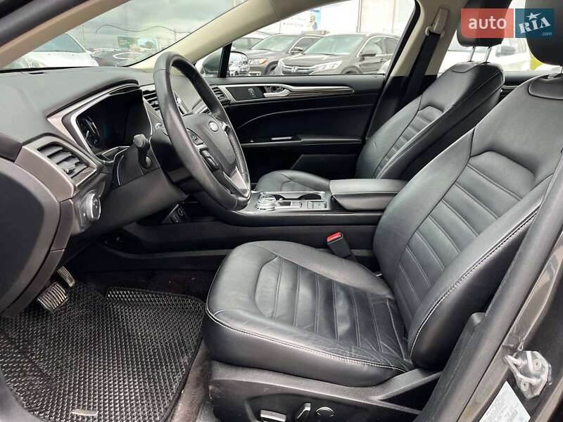 Седан Ford Fusion 2017 в Львове