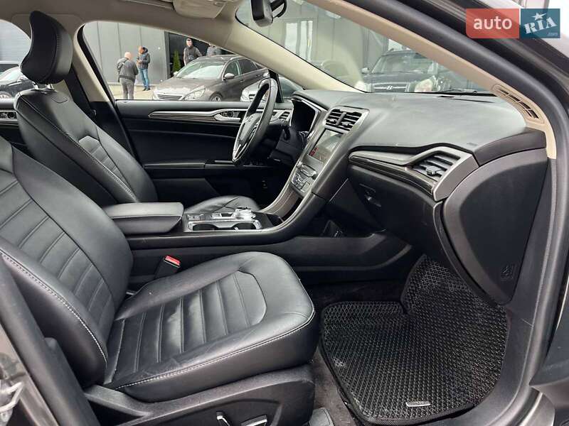 Седан Ford Fusion 2017 в Львове