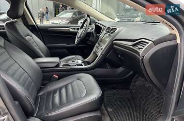 Седан Ford Fusion 2017 в 