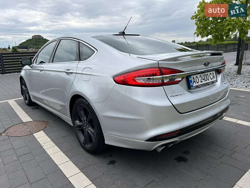 Седан Ford Fusion 2016 в Мукачево
