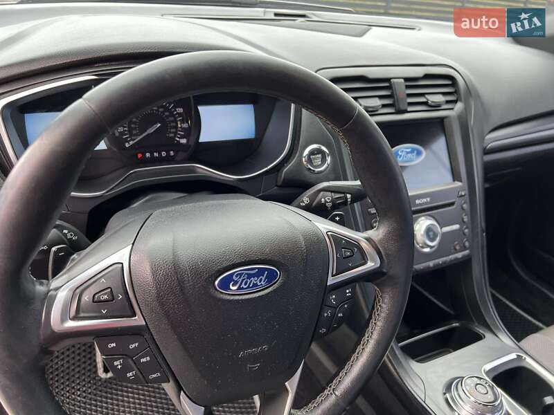 Седан Ford Fusion 2016 в Мукачево