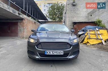 Седан Ford Fusion 2013 в Умані
