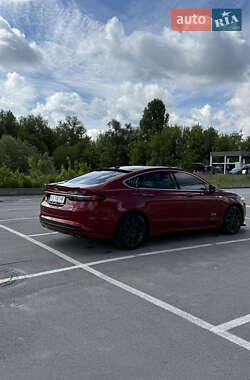 Седан Ford Fusion 2017 в 