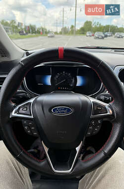 Седан Ford Fusion 2017 в 
