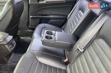 Седан Ford Fusion 2012 в 