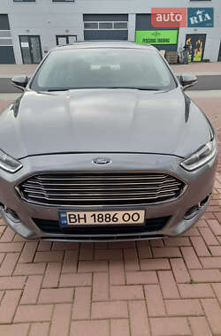 Седан Ford Fusion 2013 в 