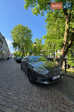 Седан Ford Fusion 2013 в 