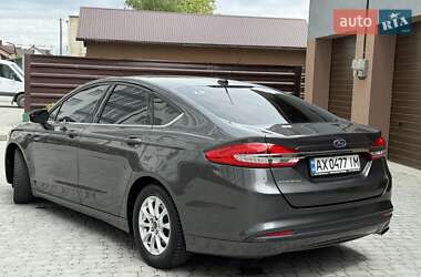 Седан Ford Fusion 2016 в 
