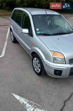 Хэтчбек Ford Fusion 2009 в 