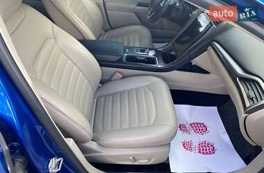 Седан Ford Fusion 2017 в 