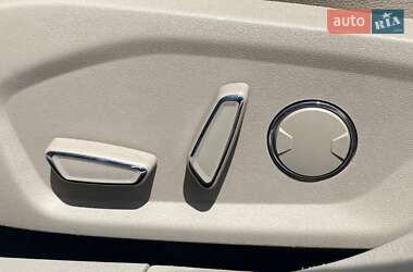 Седан Ford Fusion 2017 в 