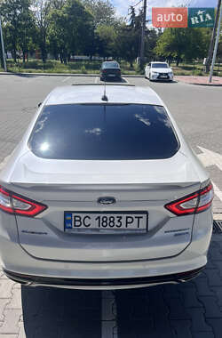 Седан Ford Fusion 2015 в 