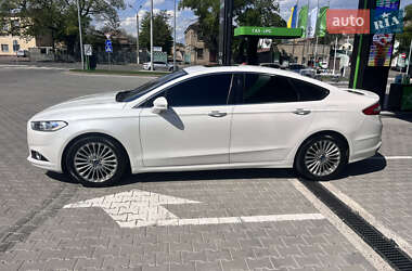 Седан Ford Fusion 2015 в 