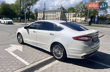 Седан Ford Fusion 2015 в 