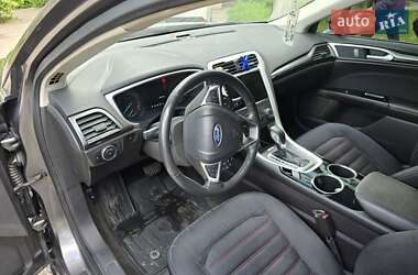 Седан Ford Fusion 2013 в 