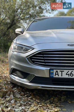 Седан Ford Fusion 2017 в 