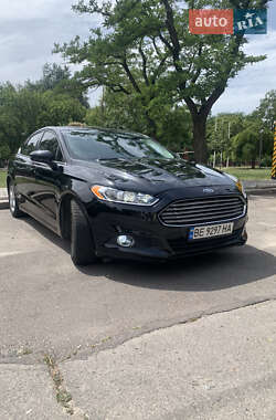 Седан Ford Fusion 2015 в 