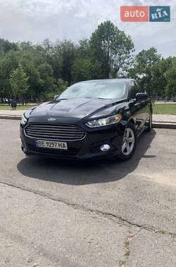 Седан Ford Fusion 2015 в 