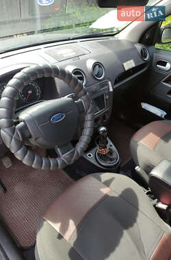 Хэтчбек Ford Fusion 2007 в 