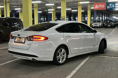 Седан Ford Fusion 2018 в 