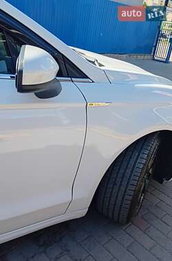 Седан Ford Fusion 2017 в 