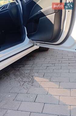 Седан Ford Fusion 2017 в 