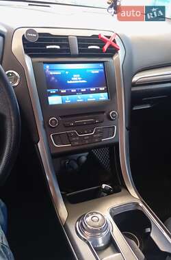 Седан Ford Fusion 2017 в 