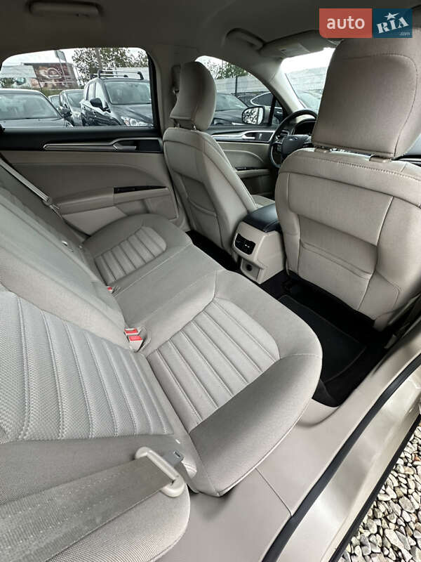 Седан Ford Fusion 2016 в Ивано-Франковске