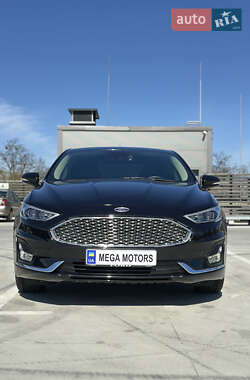 Седан Ford Fusion 2020 в 