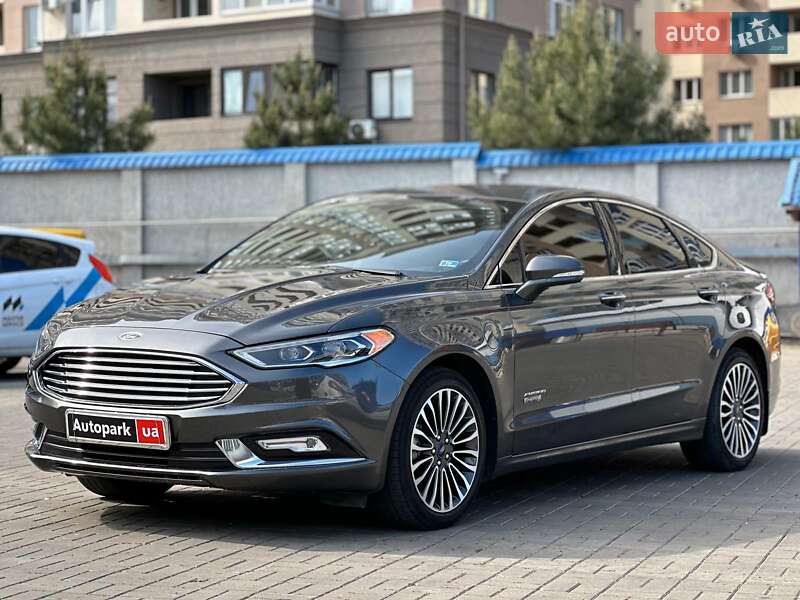 Седан Ford Fusion 2018 в 