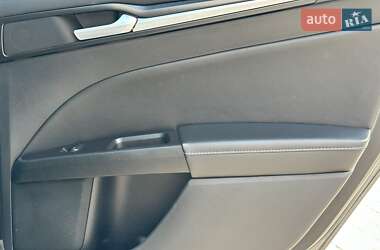 Седан Ford Fusion 2018 в 