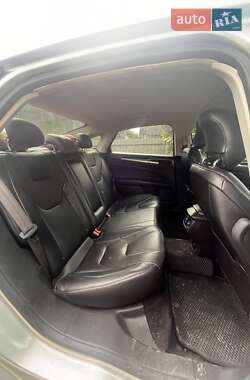 Седан Ford Fusion 2013 в 