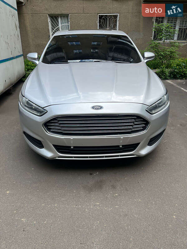 Седан Ford Fusion 2013 в Одесі