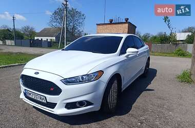 Седан Ford Fusion 2015 в 