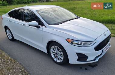 Седан Ford Fusion 2019 в 