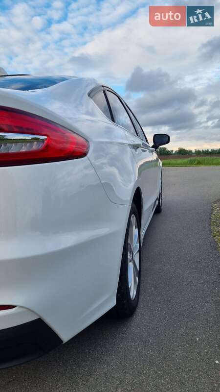 Седан Ford Fusion 2019 в Києві
