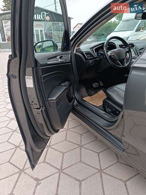 Седан Ford Fusion 2018 в 