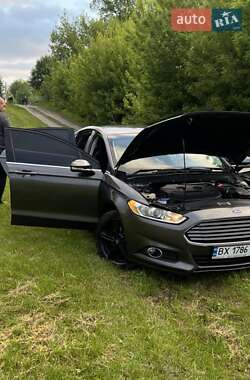 Седан Ford Fusion 2015 в 