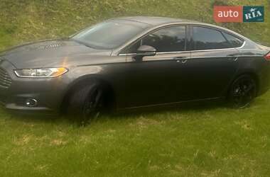 Седан Ford Fusion 2015 в 